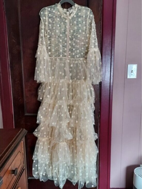 Doen Dresses & Skirts - RARE DOEN Lennox Daisy Dress